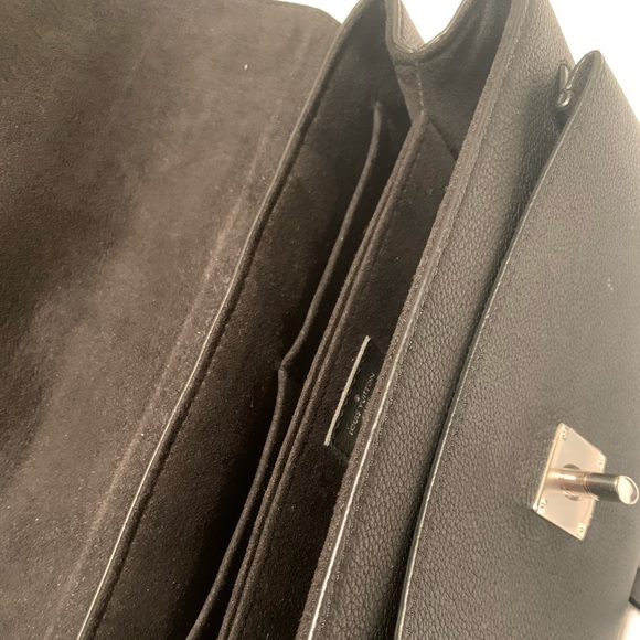 LOUIS VUITTON AUTHENTIC LOCKME - Picture 11 of 12